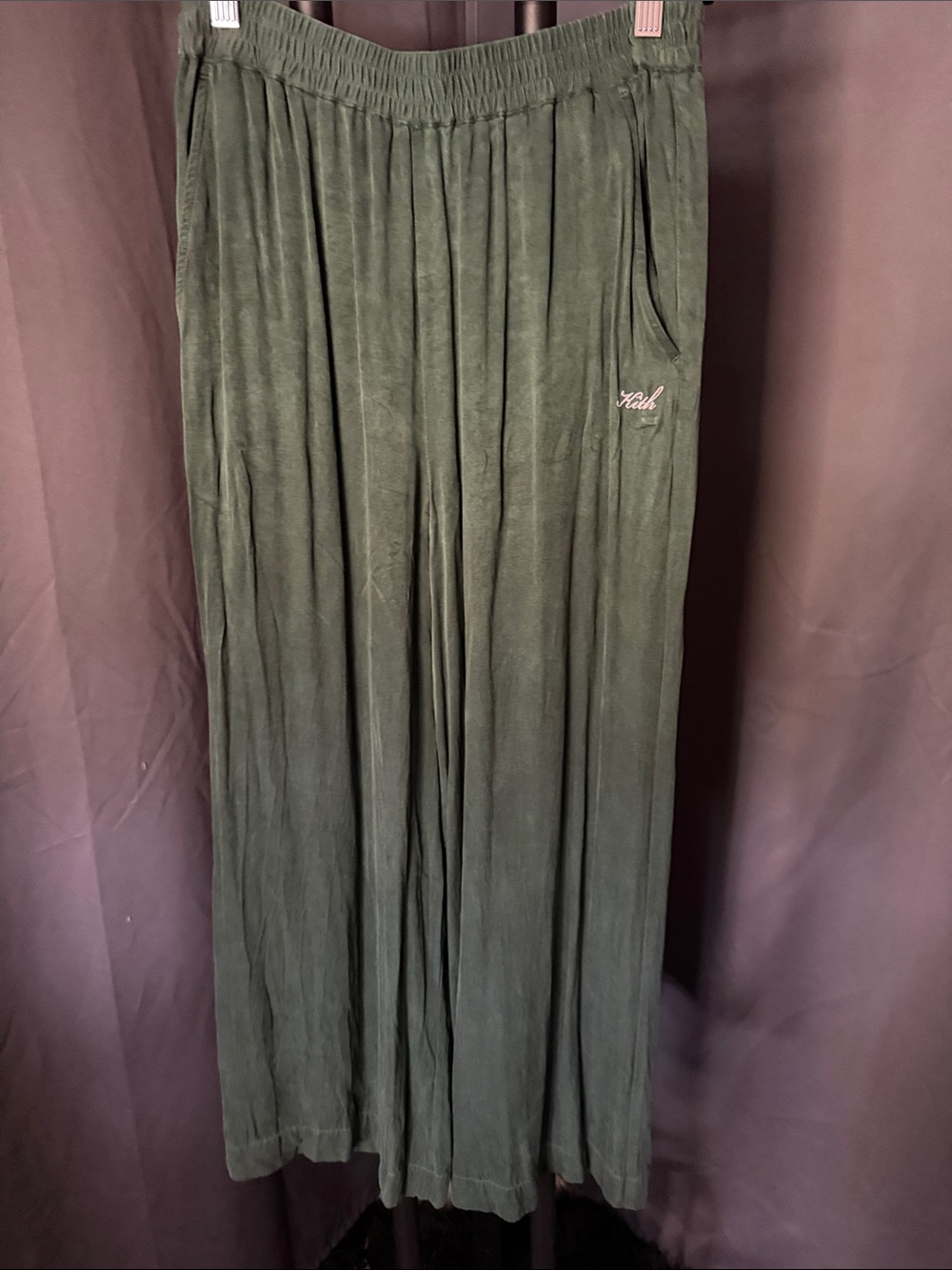 Women’s Olive Green Pleated pants